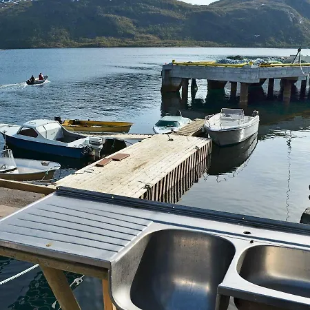 Three-bedroom Holiday In * Torsken
