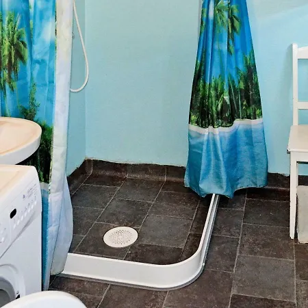 Three-bedroom Holiday In Дом отдыха *